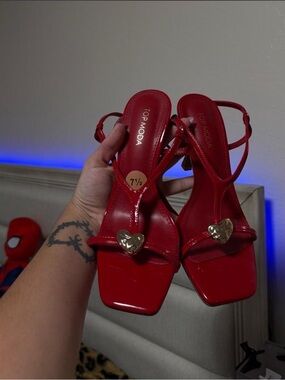 TOP Moda Red Patent Heeled Sandals with Gold Heart Accent